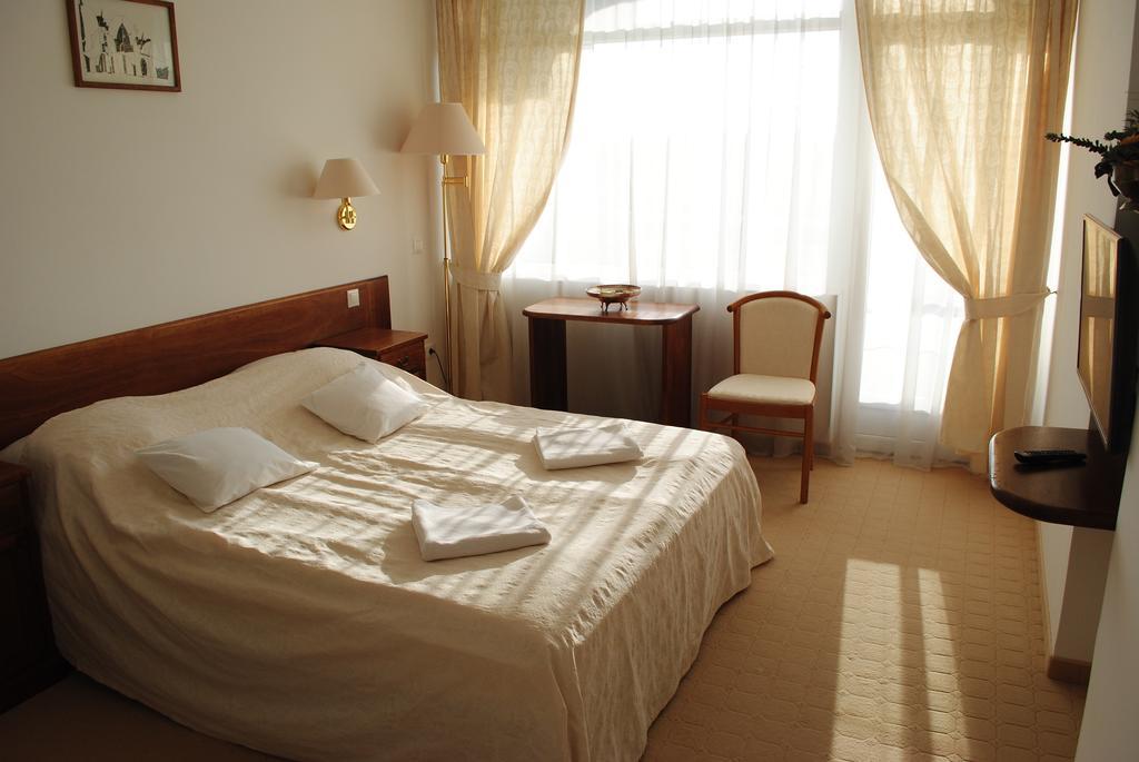 Hotel Claudius Szombathely Exterior photo